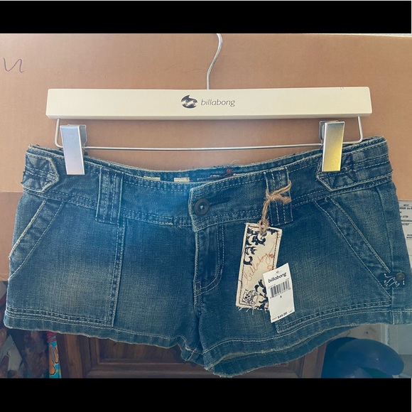 BILLABONG DENIM SHORTS - Picture 1 of 2